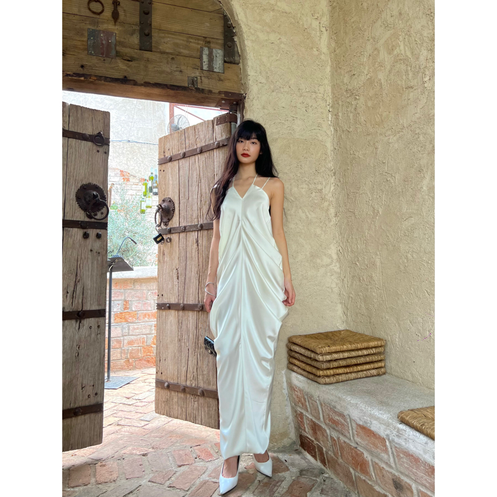 Váy dự tiệc hai dây dáng dài The Country Gloaming Silk Dress vải lụa tằm