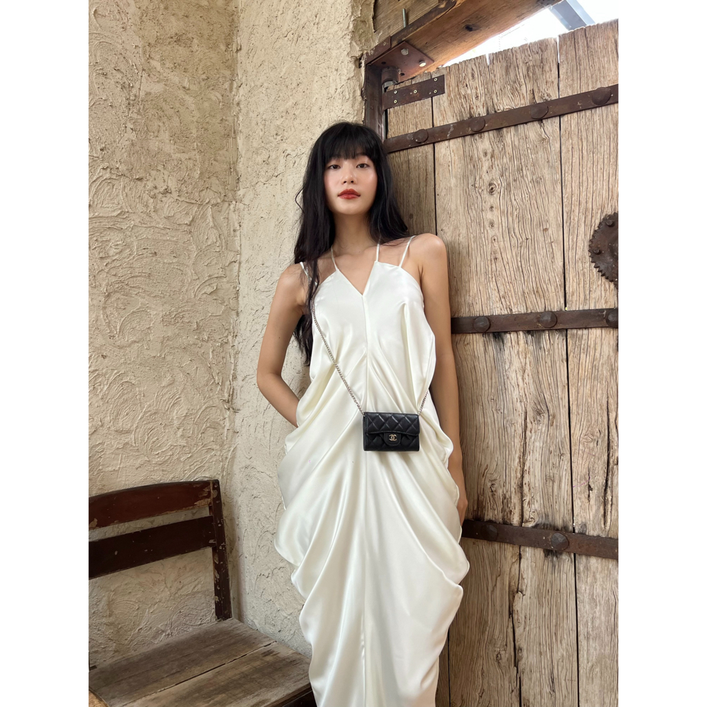 Váy dự tiệc hai dây dáng dài The Country Gloaming Silk Dress vải lụa tằm