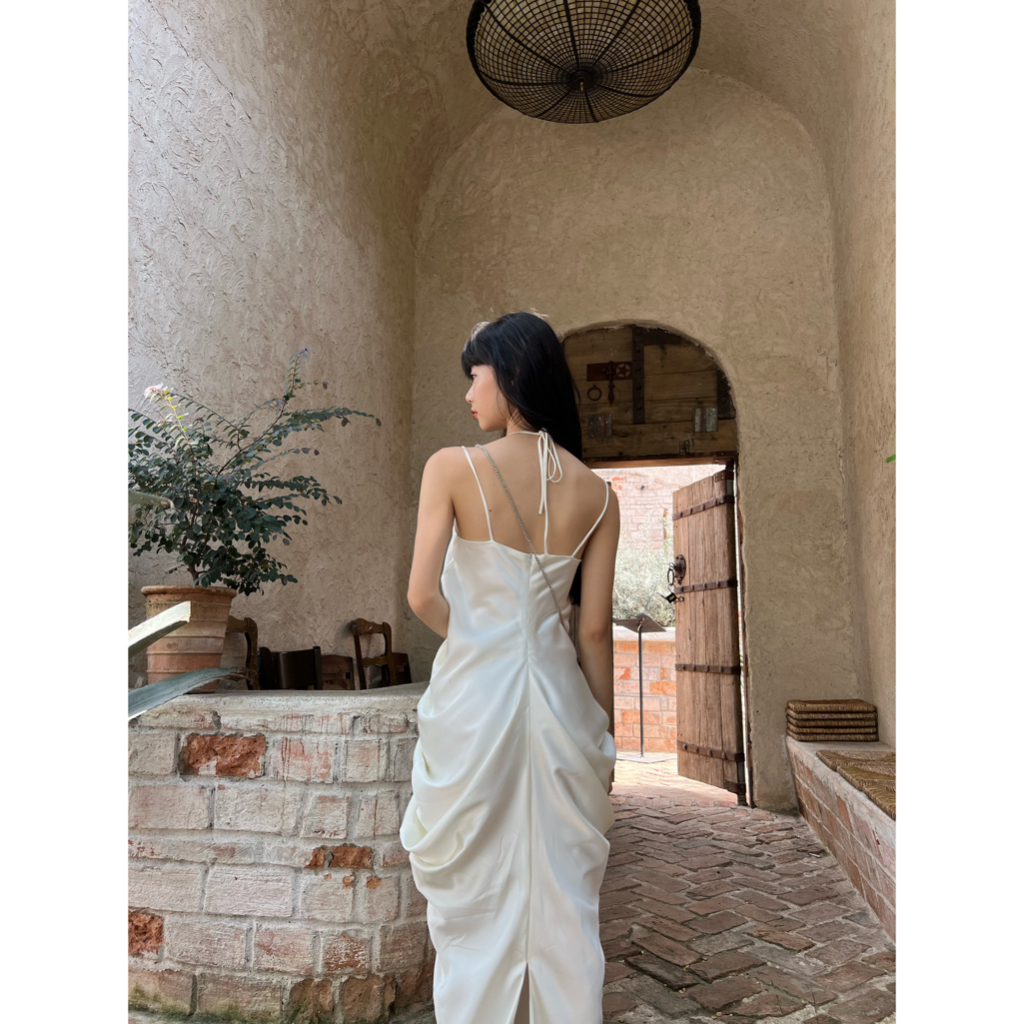 Váy dự tiệc hai dây dáng dài The Country Gloaming Silk Dress vải lụa tằm