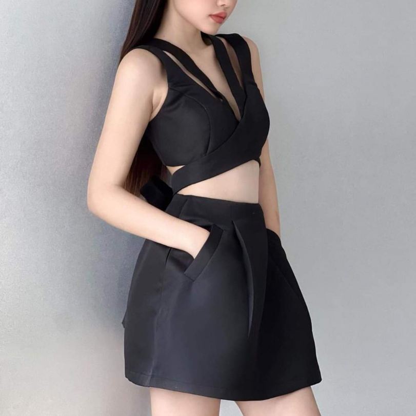 Chân váy ngắn dáng xòe có lót quần