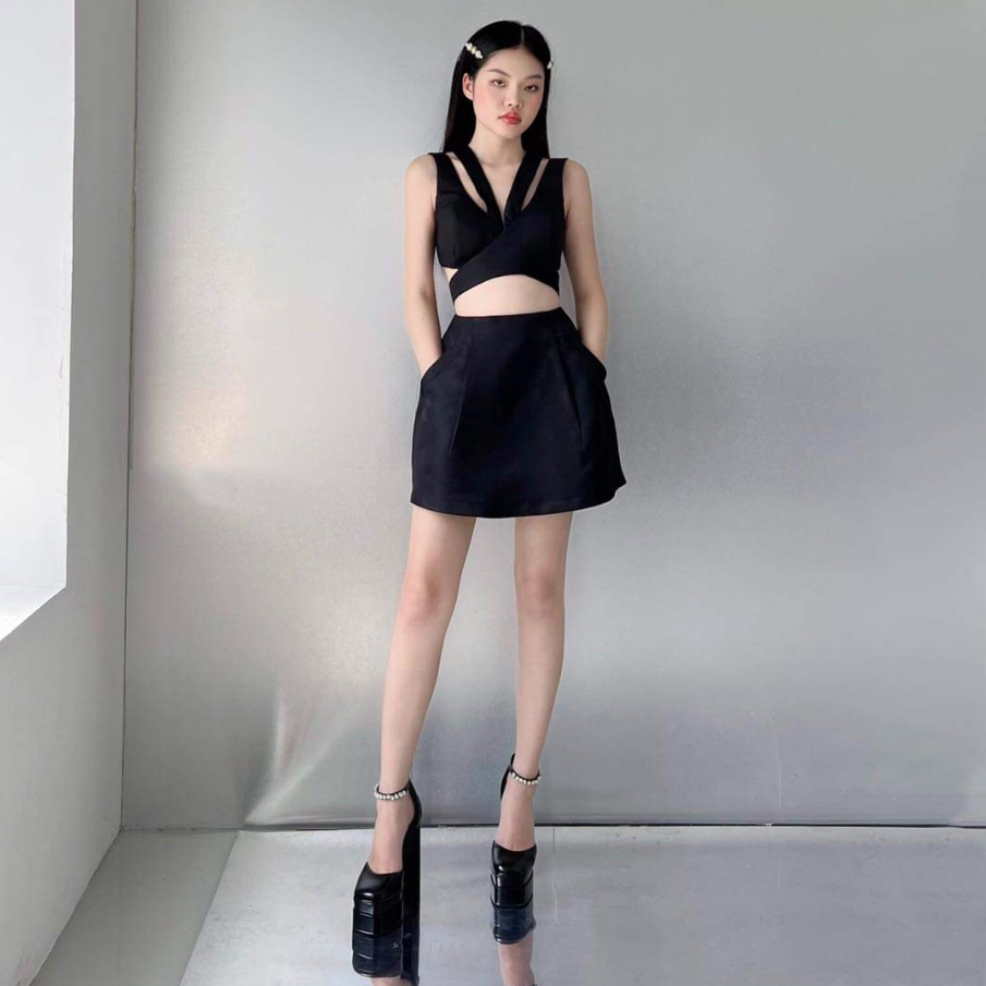 Chân váy ngắn dáng xòe có lót quần