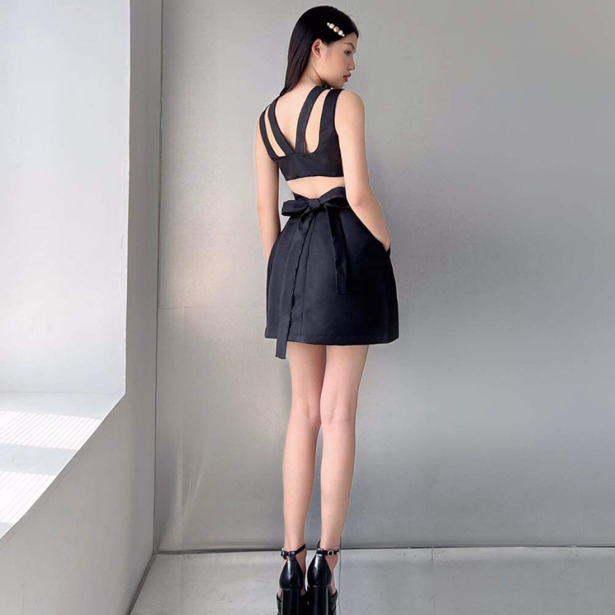 Chân váy ngắn dáng xòe có lót quần