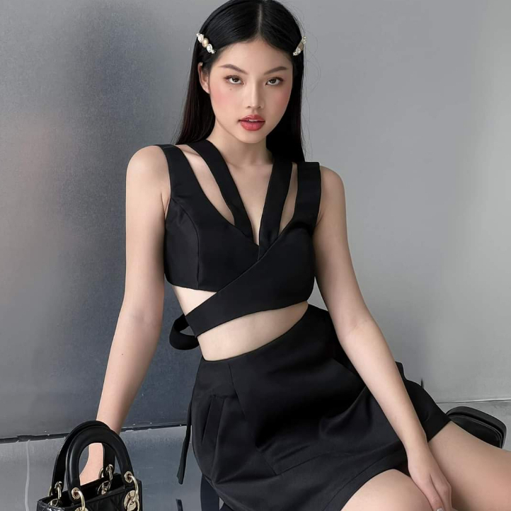 Áo croptop cut out thắt nơ sau lưng