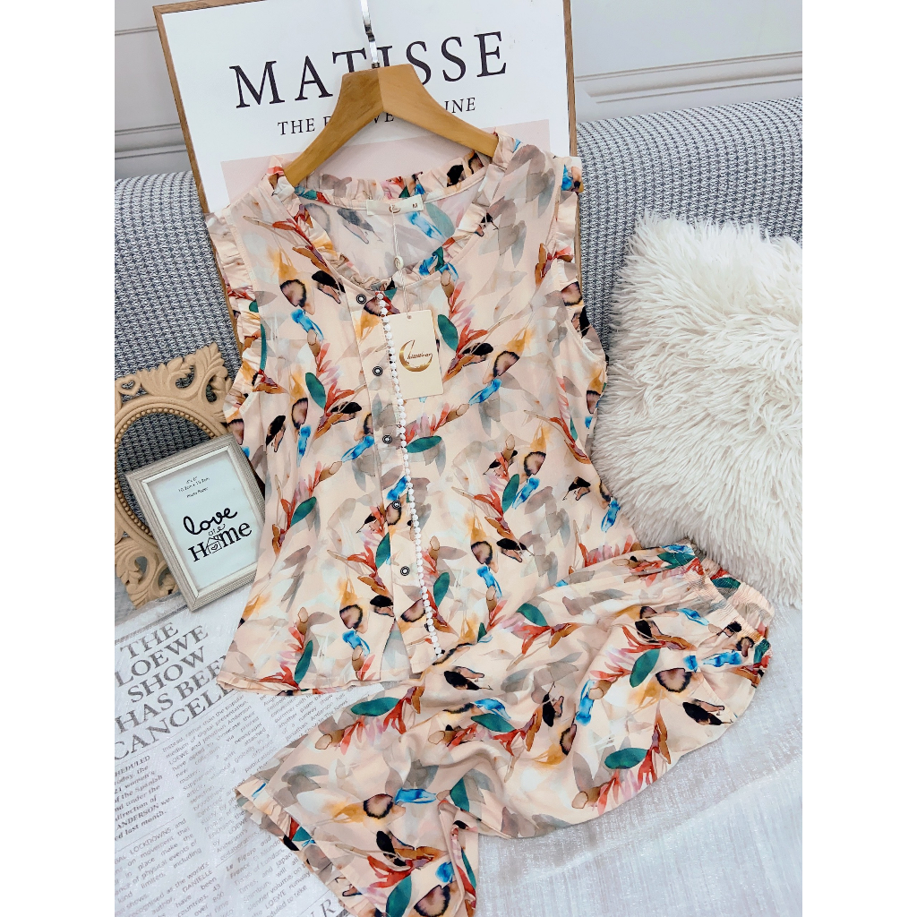 Bộ đồ ngủ mặc nhà Lanh Chillwear cao cấp, dáng áo balo quần ngố họa tiết hoa lá độc đáo, chất lanh mềm nhẹ mát