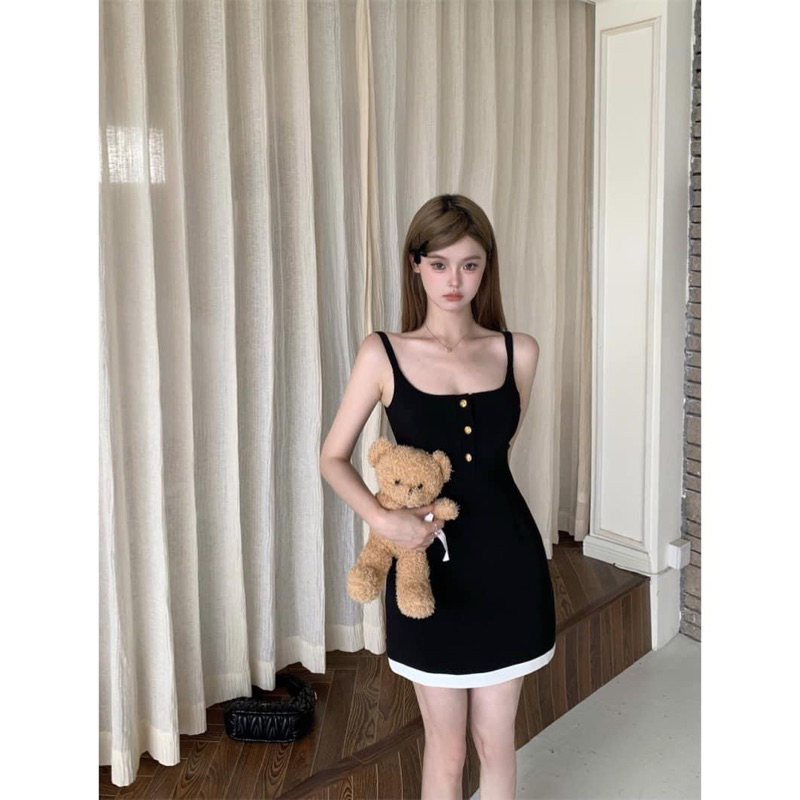 Đầm hai dây đen sang trọng giống Jang Wonyoung IVE