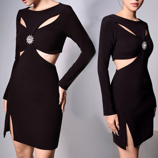 Đầm đen cut out thiết kế ôm body, tay dài, hở eo đi dự tiệc cưới sang trọng
