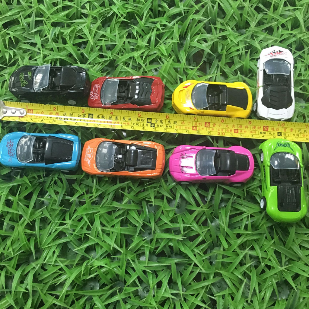 Ô tô bật nhảy 360 độ, ô tô nhào lộn mini bằng hợp kim chạy đà bật nhảy 360 độ khi gặp vật cản