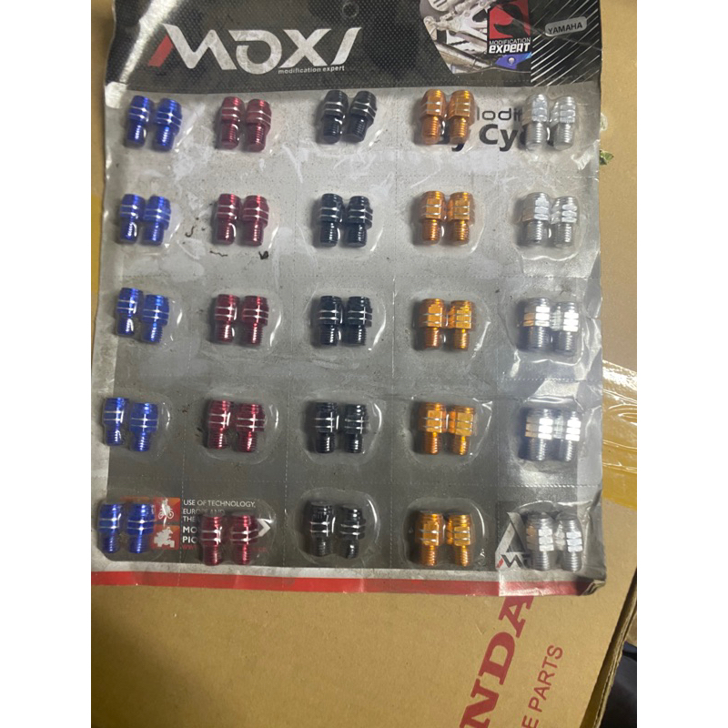 Bịt ôc chân gương xe máy 1 đôi