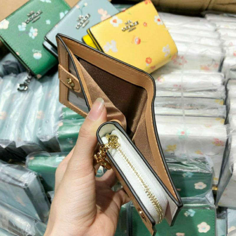 VÍ GẬP CẦM TAY THỜI TRANG