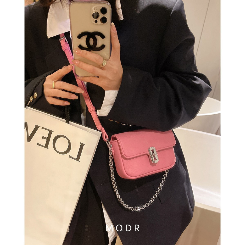 Túi xách nữ đeo chéo khóa gim băng phiên bản thiết kế điều chỉnh ngắn dài tùy ý kèm dây da và dây xích