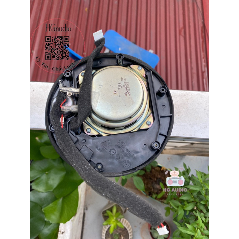Cụm loa siêu mỏng bao gồm một loa mid bass 3 inch.một treb 1inch