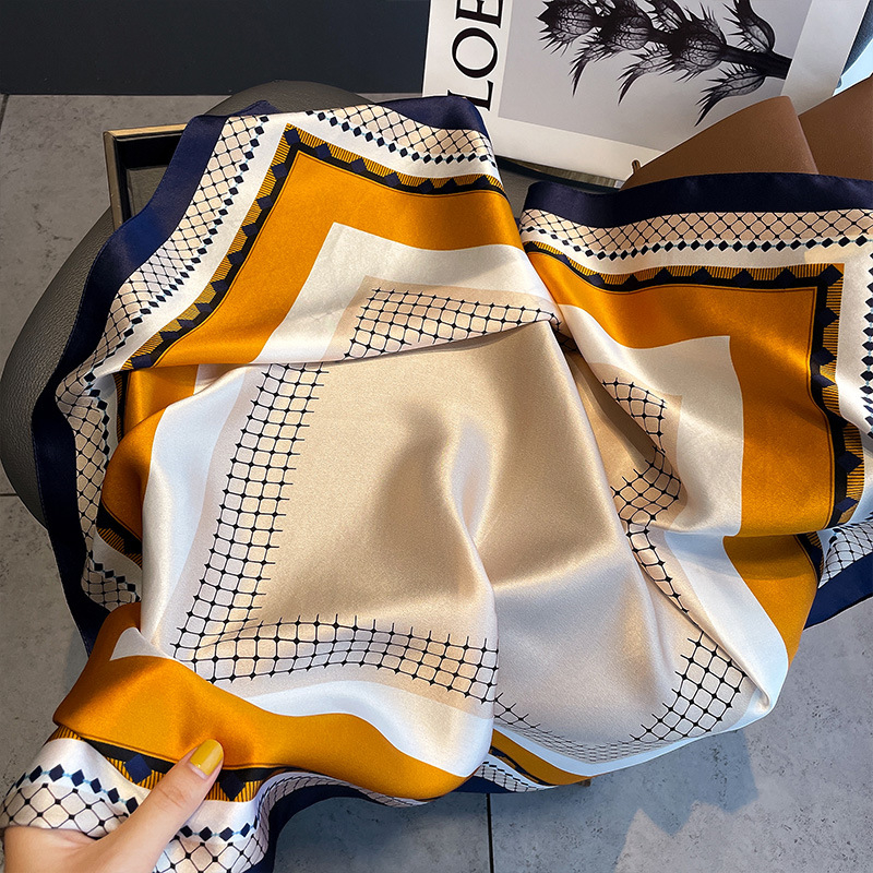 Khăn lụa vuông họa tiết đá cam xinh xắn KLV-105 70x70cm THYTHY STOREE