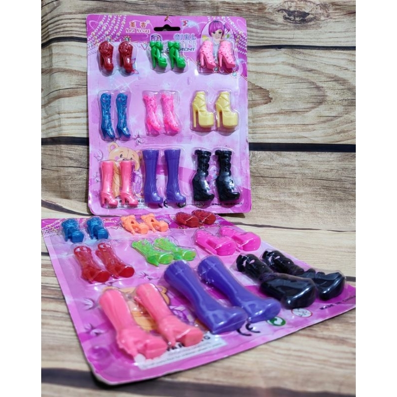 Vỉ giày bốt to đẹp cho búp bê 30cm
