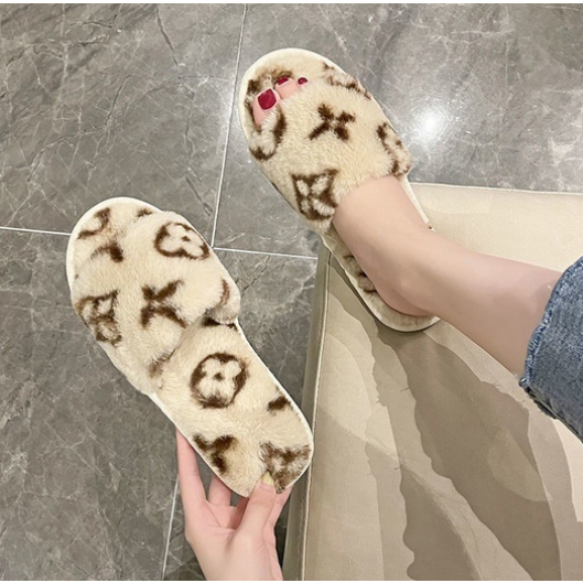 Dép lông đế cao su mang êm chân LV