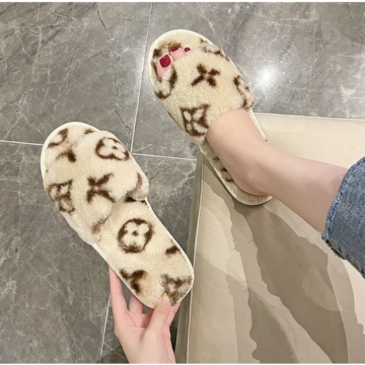 Dép lông đế cao su mang êm chân LV