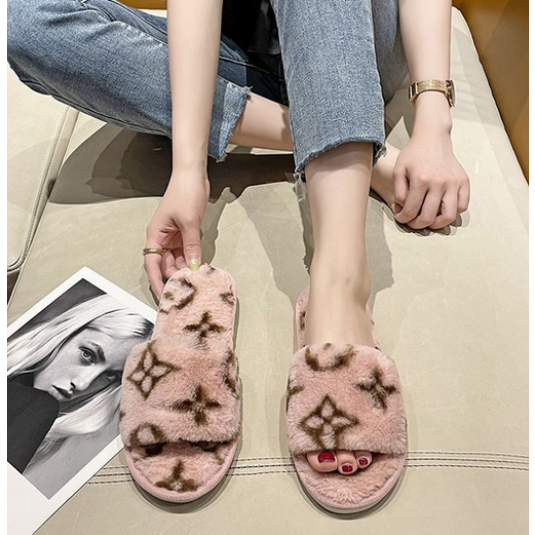 Dép lông đế cao su mang êm chân LV