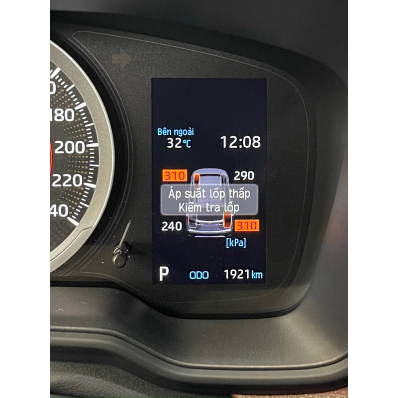 Giải mã áp suất lốp Toyota Cross, Atis bản HV