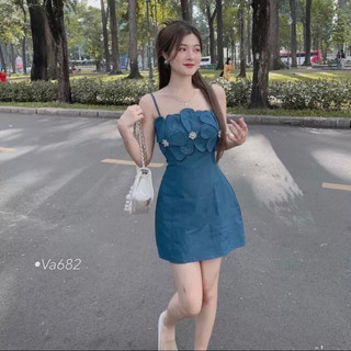 ĐẦM JEANS THIẾT KẾ HAI DÂY ĐÍNH HOA NỔI DÁNG NGẮN