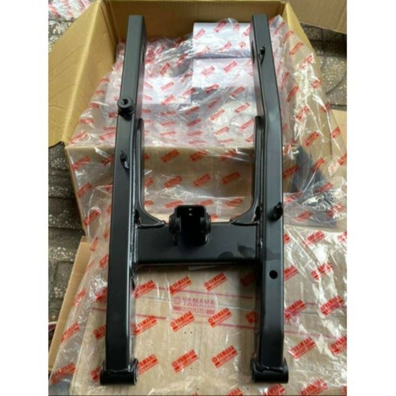 Gắp càng sau Exciter 150 2015-2018 Zin hãng yamaha