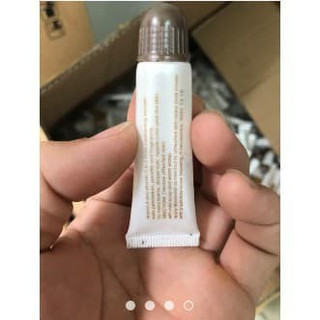 Dưỡng Mày Môi Vitamin AD Dạng Tuýp Sang Trọng