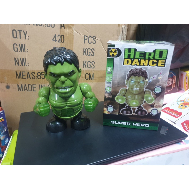 Đồ chơi robot người sắt iron nhảy múa theo nhạc hấp dẫn cho bé