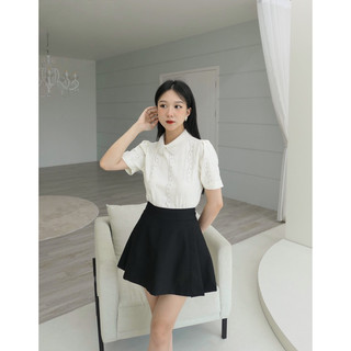 Áo thun xốp hoạ tiết cổ voan by La Moneta