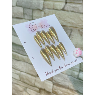 Nailbox thiết kế móng úp tráng gương vàng móng nhọn