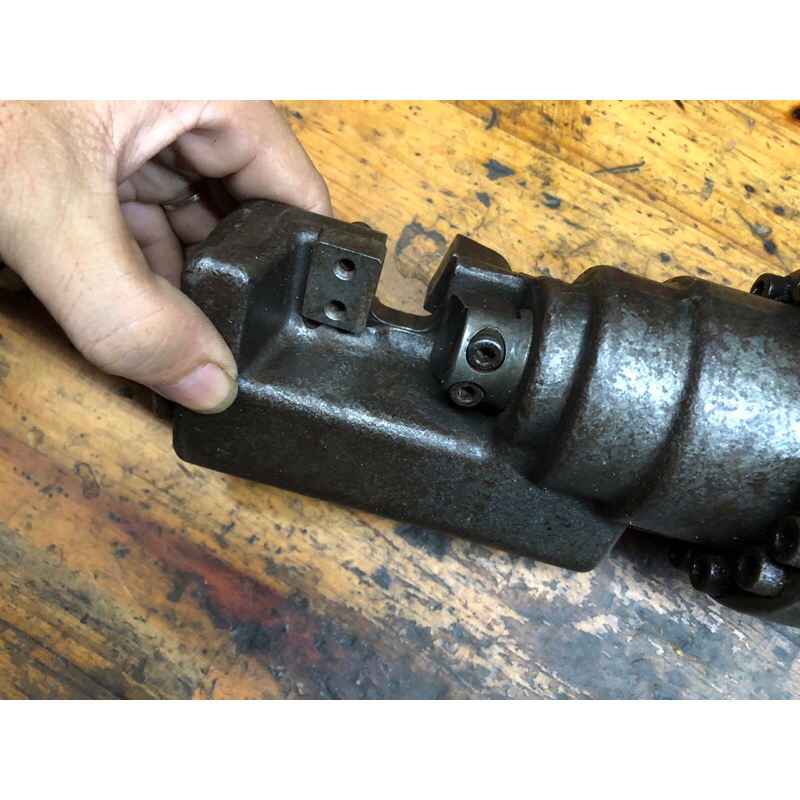 Cắt sắt Makita 16mm