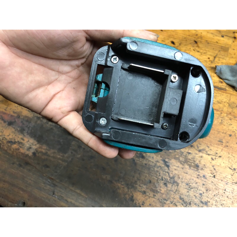 Cắt sắt Makita 16mm