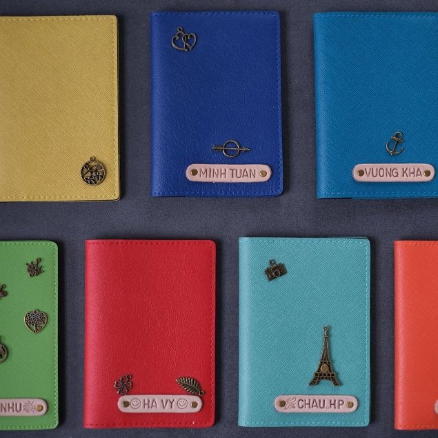 Vỏ hộ chiếu Vuông Shop da pu với nhiều màu sắc kèm tag tên theo yêu cầu passport cover