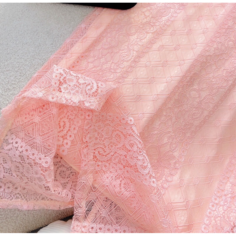 Đầm midi ren hồng