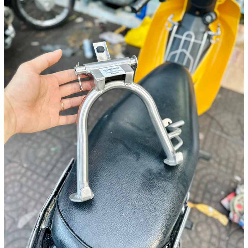 Chống Đứng Inox 304 Đặt Salaya Exciter 150/155