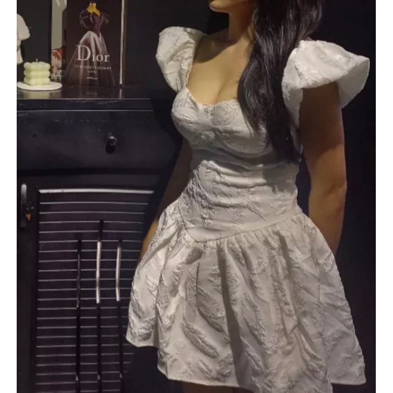 Pass váy gấm trắng 119k