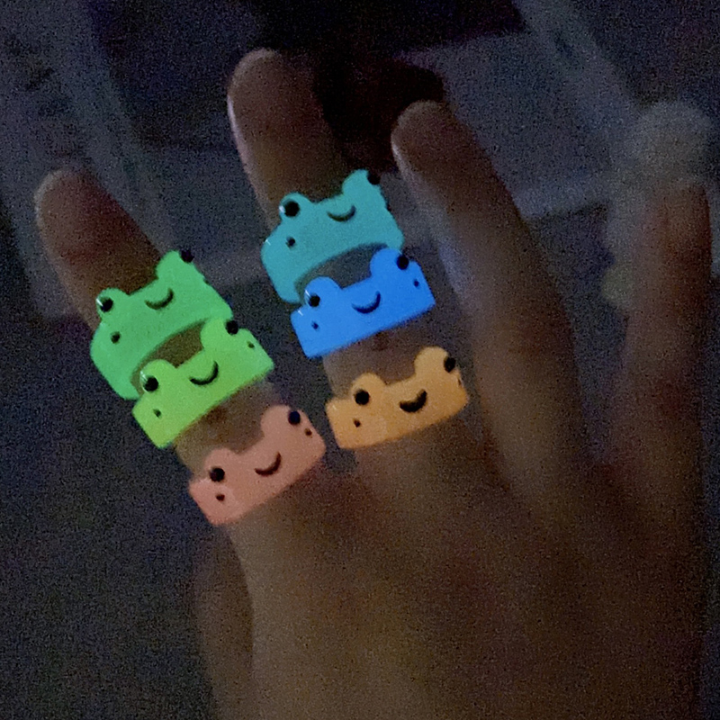 Beautycoco🍊Nhẫn Nhựa Hình Ếch Phát Sáng Trong Bóng Tối Dễ Thương Cho Nam Và Nữ