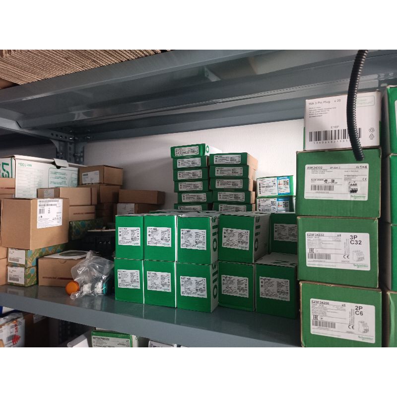 Rơ le trung gian+ Đế 8 chân 2NO 2NC Schneider RXM2LB2BD/ RXM2AB2BD/ RXZE1M2C