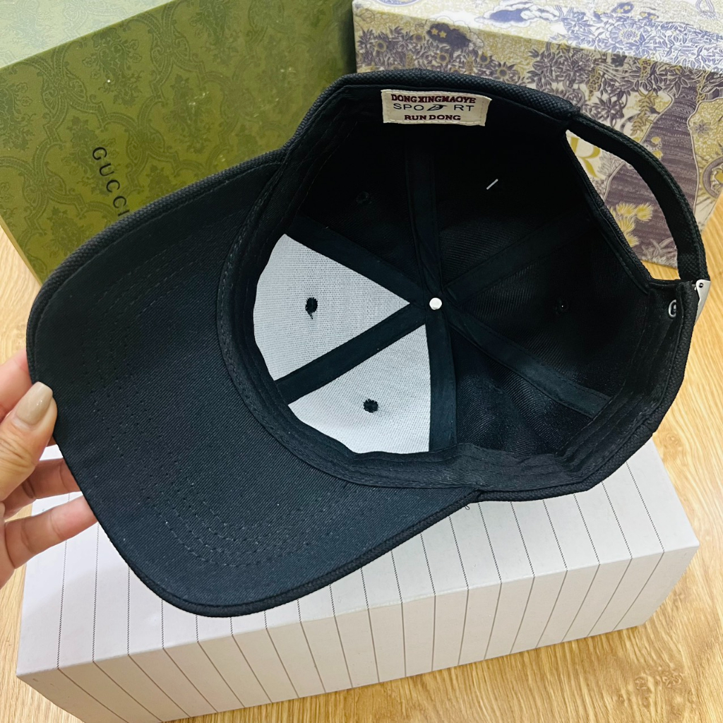 Nón lưỡi trai cao cấp. Mũ lưỡi trai Prrada thời trang,siêu nét