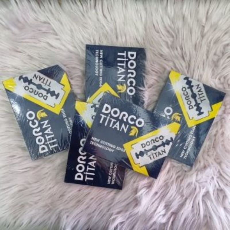 Dao lam DORCO TITAN xanh hộp 100 lưỡi siêu bén