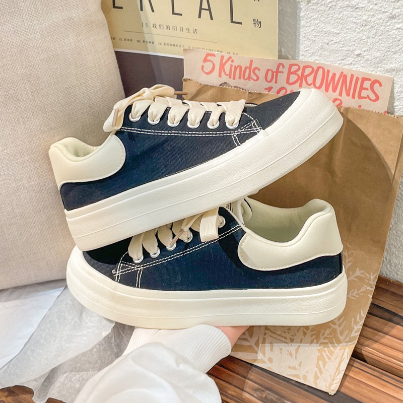 Giày thể thao độn đế thời trang mẫu mới 2023