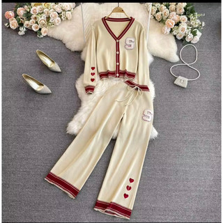 Set len thể thao viền đỏ và set xanh
