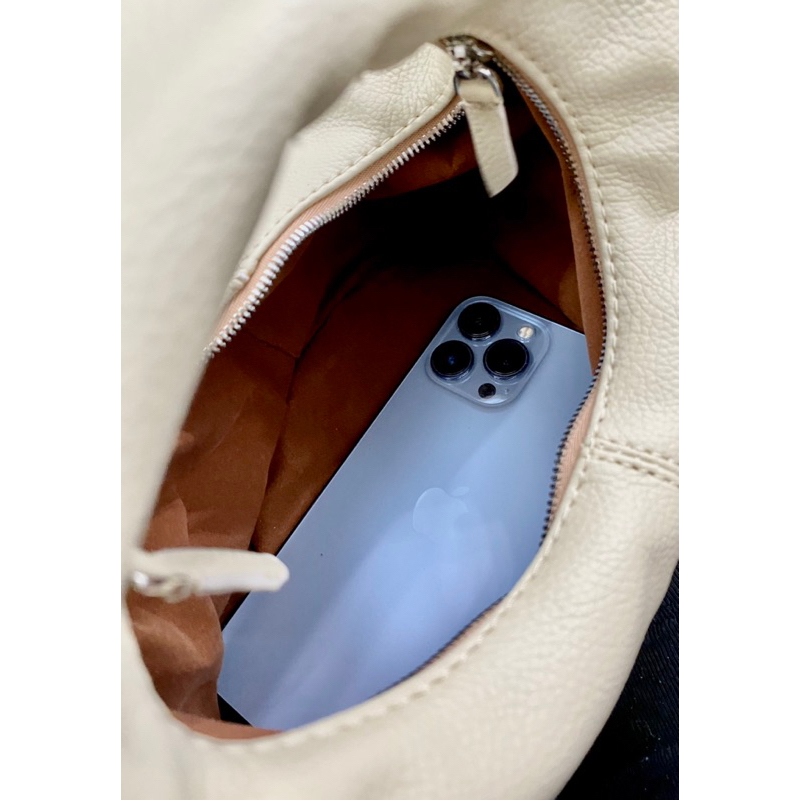 Túi Chow bag Hérisson màu kem + nơ hồng bản xách tay