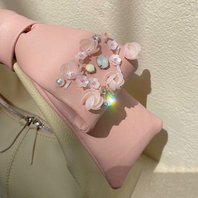 Túi Chow bag Hérisson màu kem + nơ hồng bản xách tay