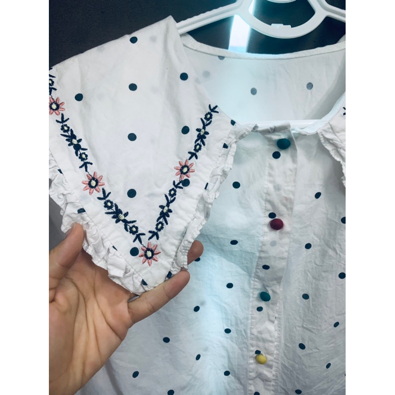 Sơ mi chấm bi bánh bèo