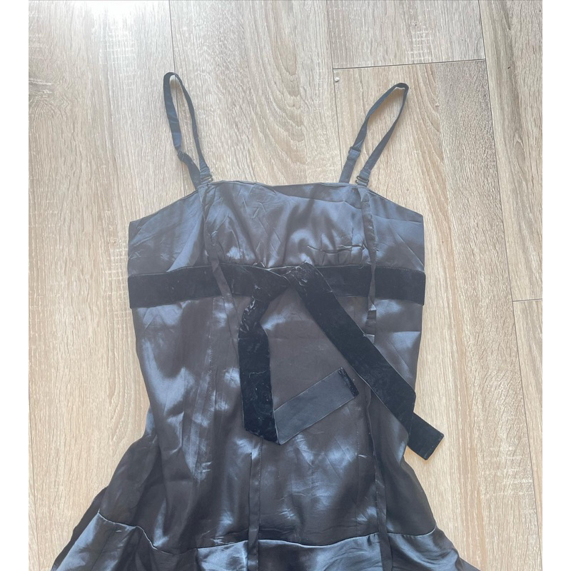 Đầm dây Gothic dress