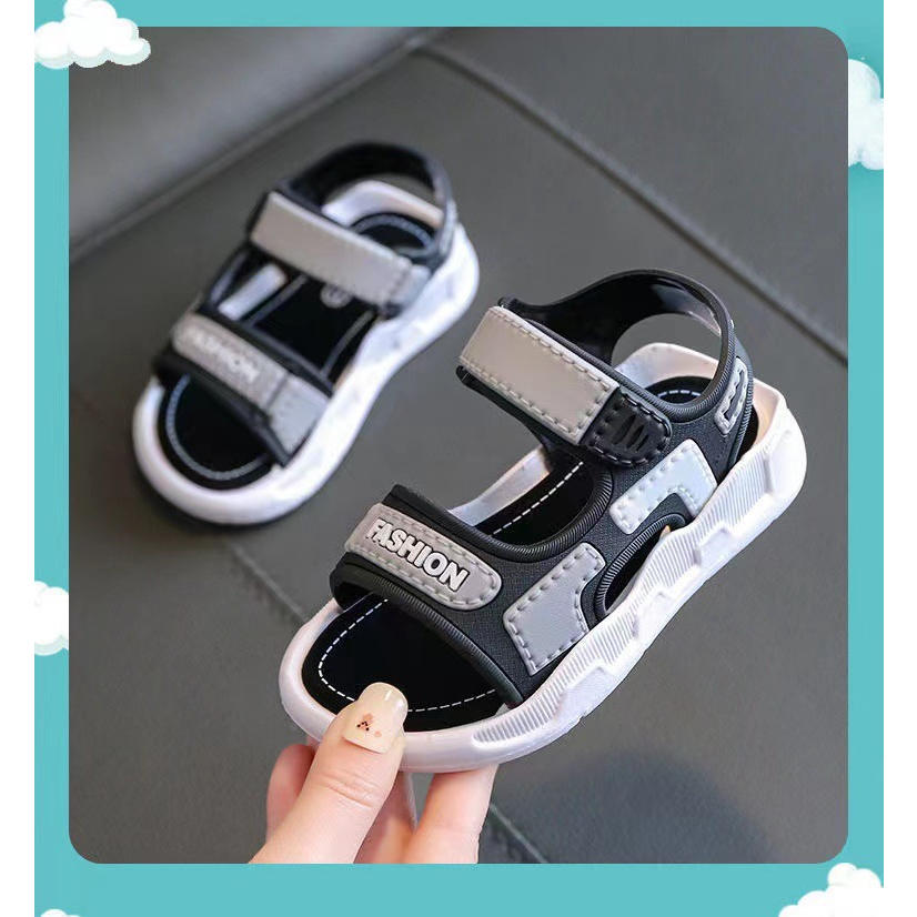 Dép sandal quai hậu hè cho bé trai và bé gái chất cao su mềm êm chân chống trơn trượt hàng Quảng Châu