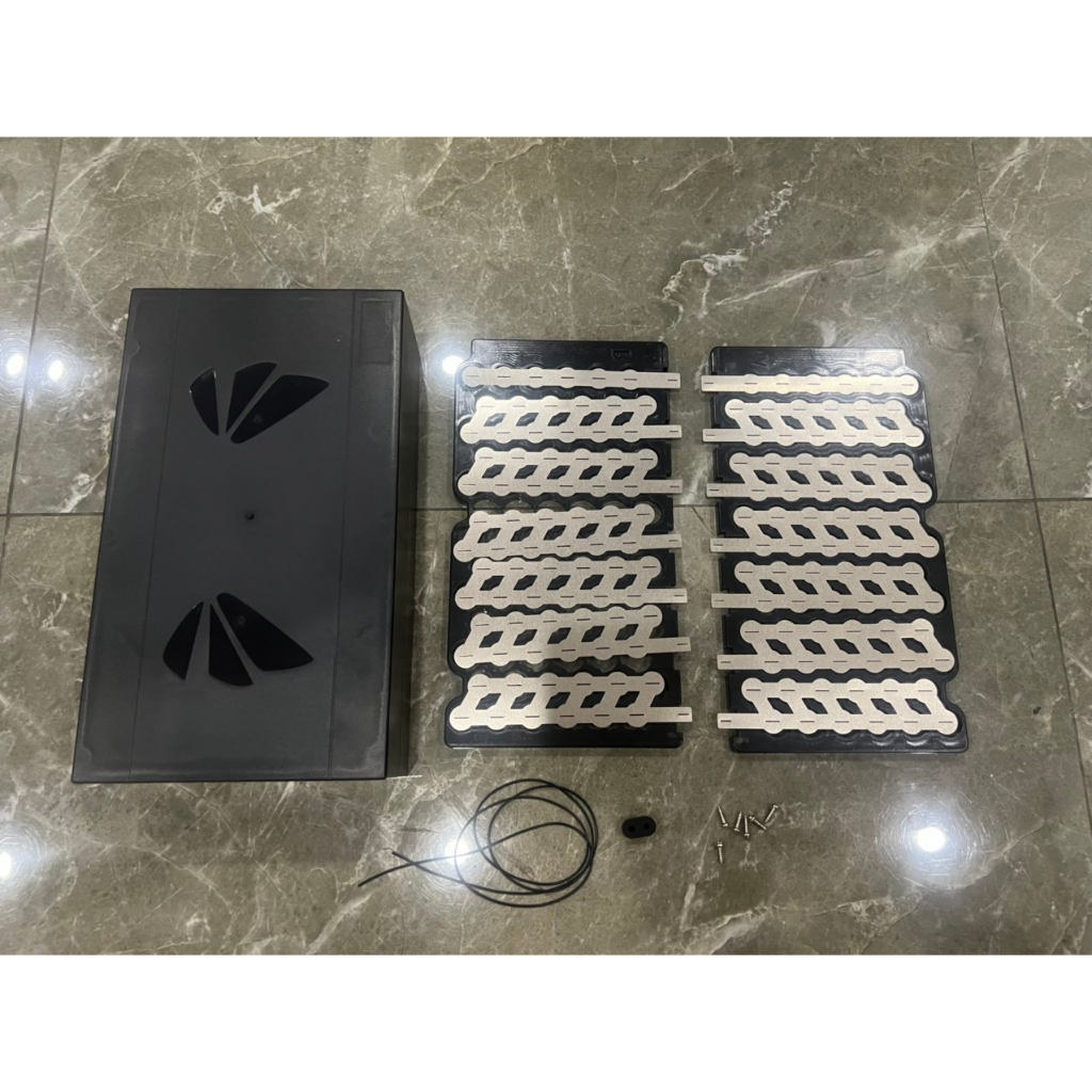 Box và khung nhựa kèm kẽm 13s 6p cho xe đạp điện. BN.