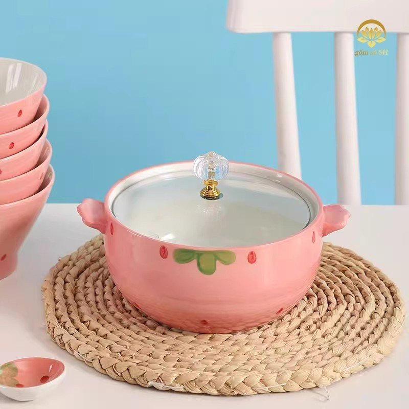 Bộ thố có nắp bằng sư muỗng thìa ăn cơm gia đình họa tiết trái dâu,chú bò sữa siêu đáng yêu - Gốm sứ SH