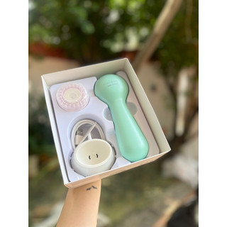 Máy rửa mặt clarisonic