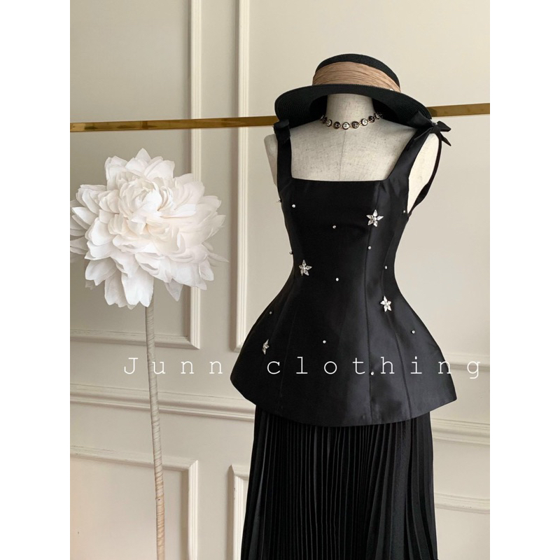 SET ĐẦM TAPTA HAI MÀU ĐEN KEM ĐÍNH KẾT ĐÁ TINH TẾ