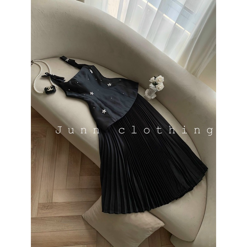 SET ĐẦM TAPTA HAI MÀU ĐEN KEM ĐÍNH KẾT ĐÁ TINH TẾ