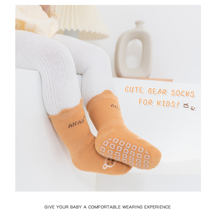 V17:D4 Tất Vớ Cotton Chống Trượt Họa Tiết Hoạt Hình Đáng Yêu Cho Bé